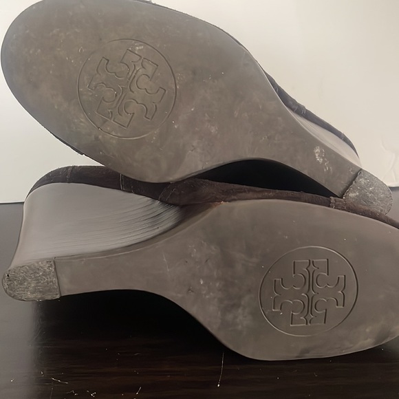 The heel is 3-7/8 Fits a size 8 to 8-1/2. Tory Burch Adrienne bootie. EUC . - Picture 3 of 6